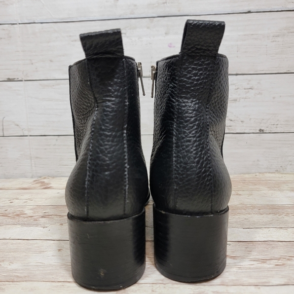 Everlane Boss boot in black pebbled leather - Picture 2 of 10